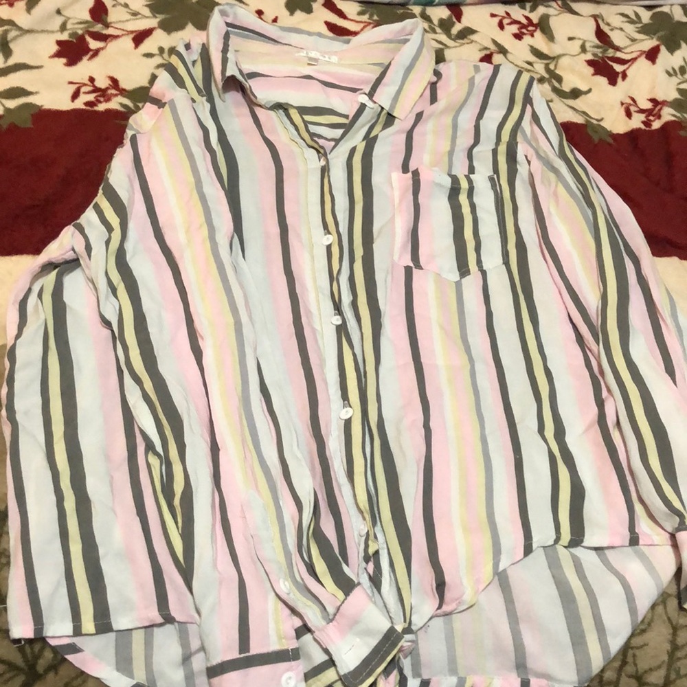 Button up - Picture 2 of 3